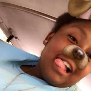 Meet your Posher, Deedee